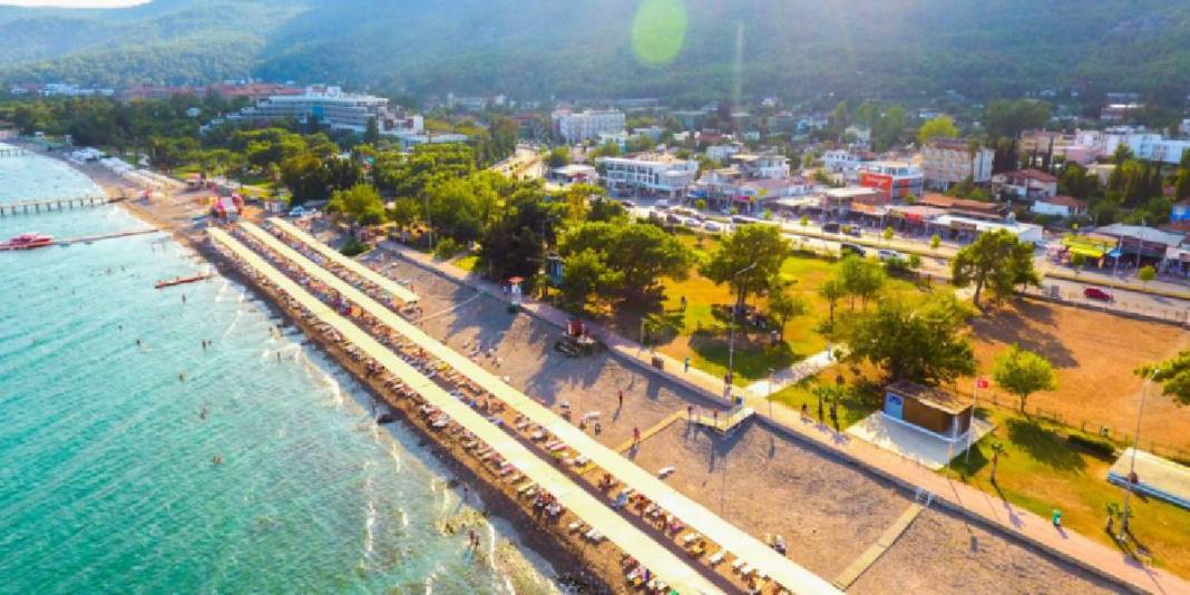 Orman ve sahil burada bütünleşiyor! Yaz bitti diye düşünenleri ters köşe eden adres: Burada tatil hala mümkün 1